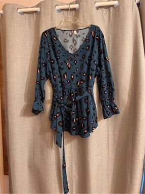 V-Neck Tie-Waist Leopard Print Blouse - Teal AGNES ORINDA